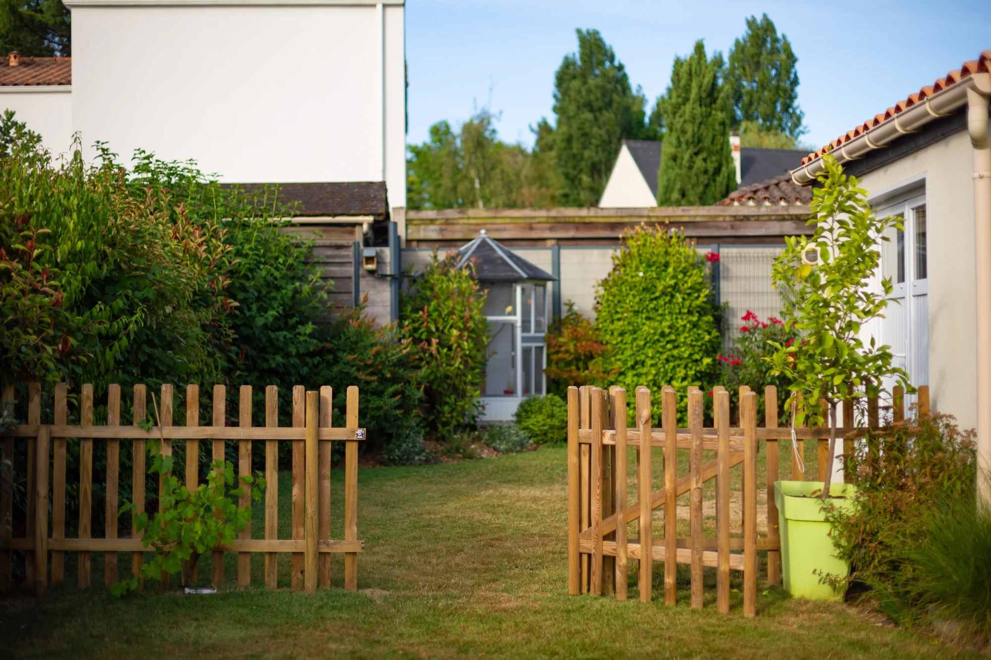 Portillon en bois de jardin à Vertou posé par Léauté Paysage