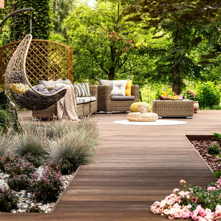 Maçonnerie paysagère, Tonte, Allées, Clôtures, Création d’espaces, Travaux d’entretien, piscine, pergola Paysagiste à Vertou – Léauté